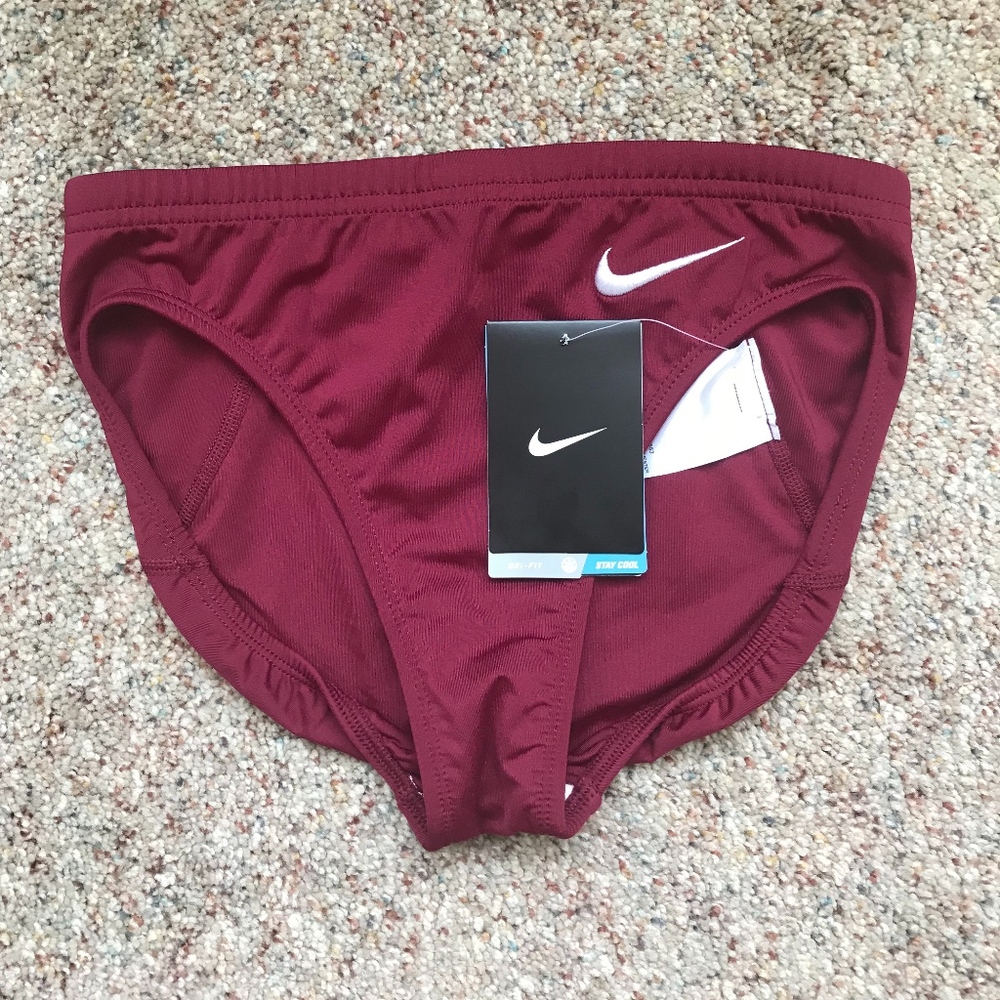 NWT - Nike Race Day Brief